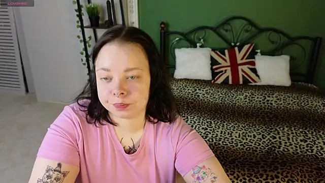 Snapshot of Vlada_vv chatting on April 17, 2026, 6:16 am Vlada vv online show from April 17, 2026, 6:16 am