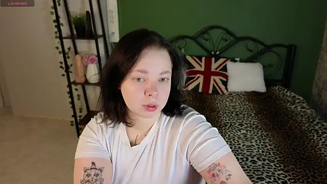 Snapshot of Vlada_vv chatting on April 18, 2026, 5:55 am Vlada vv online show from April 18, 2026, 5:55 am