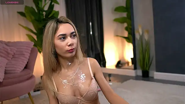 AishleyBee online show from January 10, 2026, 11:56 am