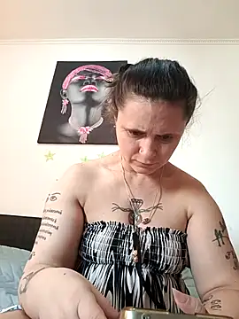 Snapshot of stropinela23 chatting on February 13, 2026, 11:28 am stropinela23 online show from February 13, 2026, 11:28 am