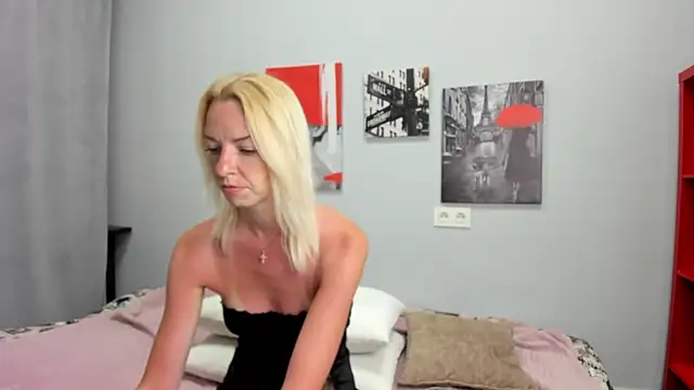 Snapshot of Brightly_Heizer chatting on July 6, 2026, 12:29 am Brightly Heizer online show from July 6, 2026, 12:29 am