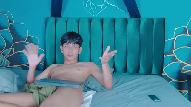 Snapshot of Liam_Sinclair chatting on January 31, 2026, 7:11 pm Liam Sinclair online show from January 31, 2026, 7:11 pm