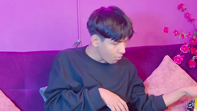 Snapshot of Liam_Sinclair chatting on February 7, 2026, 7:50 pm Liam Sinclair online show from February 7, 2026, 7:50 pm