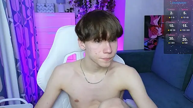 cuMte boy online show from March 12, 2026, 1:34 am