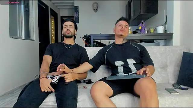 Snapshot of heteros_curious chatting on November 26, 2025, 3:02 pm heteros curious online show from November 26, 2025, 3:02 pm