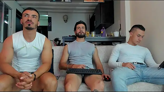 heteros curious online show from December 2, 2025, 11:34 pm