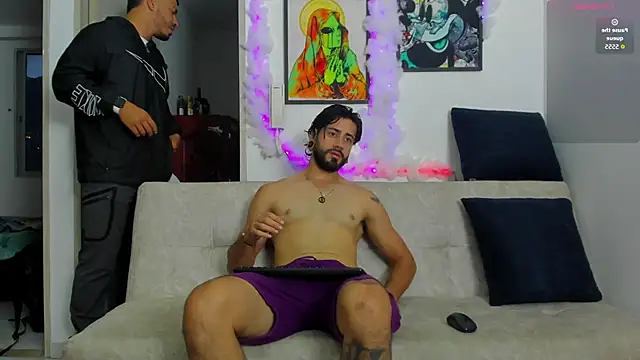 Snapshot of heteros_curious chatting on February 9, 2026, 11:31 pm heteros curious online show from February 9, 2026, 11:31 pm