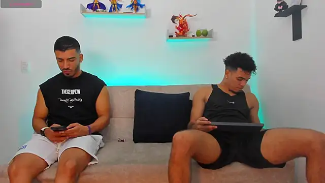 heteros curious online show from May 13, 2026, 1:14 am