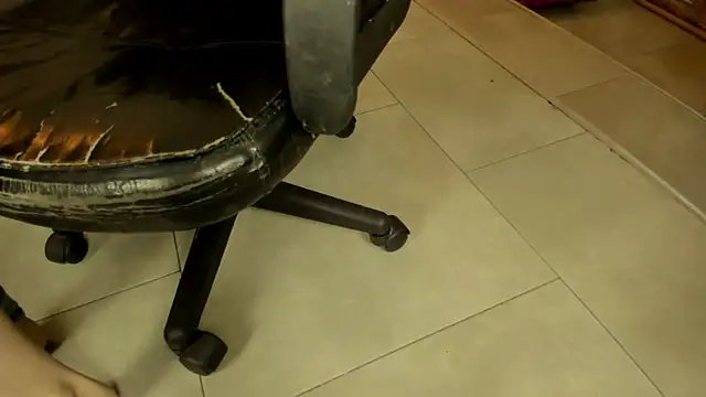 Snapshot of Mysterius_Woman chatting on April 6, 2026, 11:00 am Mysterius Woman online show from April 6, 2026, 11:00 am