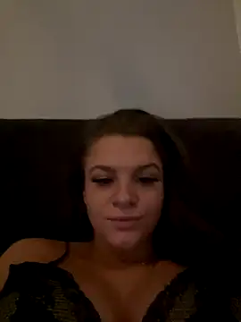 Snapshot of SenSophiaXX chatting on December 4, 2025, 5:54 pm SenSophiaXX online show from December 4, 2025, 5:54 pm