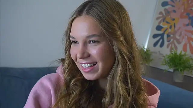 AmparoCilek online show from February 17, 2026, 8:48 pm