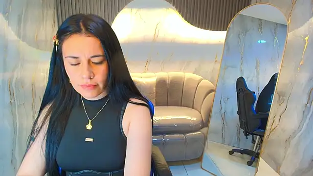 celeste blue r online show from November 26, 2025, 8:43 pm