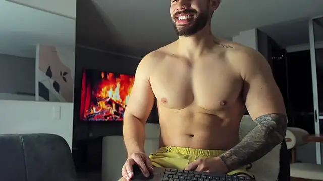 Valenthino Salvatore online show from March 26, 2026, 3:34 am