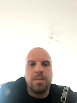 Snapshot of Phoenix2310 chatting on December 18, 2025, 8:42 am Phoenix2310 online show from December 18, 2025, 8:42 am