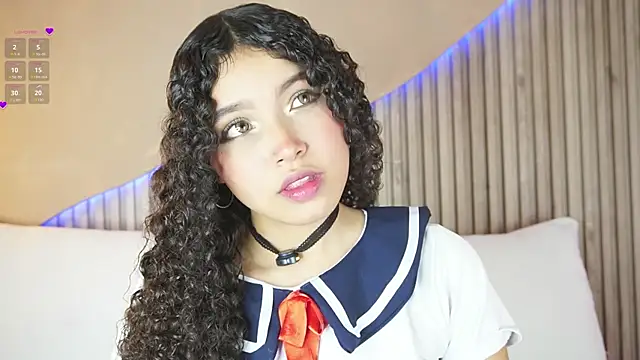 Snapshot of EloiseSweetxx chatting on January 15, 2026, 1:05 pm EloiseSweetxx online show from January 15, 2026, 1:05 pm