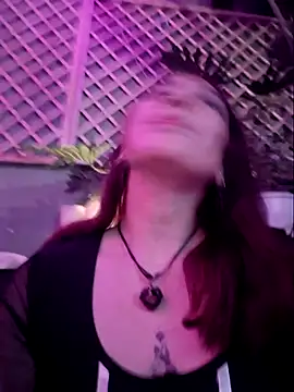 Snapshot of Eveeelyn25 chatting on February 8, 2026, 1:20 am Eveeelyn25 online show from February 8, 2026, 1:20 am