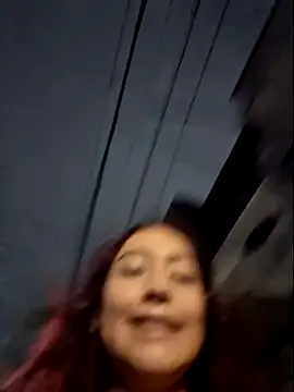 Snapshot of Eveeelyn25 chatting on February 14, 2026, 2:19 am Eveeelyn25 online show from February 14, 2026, 2:19 am