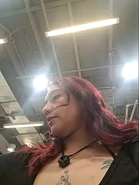 Snapshot of Eveeelyn25 chatting on March 6, 2026, 10:28 pm Eveeelyn25 online show from March 6, 2026, 10:28 pm