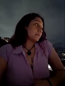 Snapshot of Eveeelyn25 chatting on March 27, 2026, 3:01 am Eveeelyn25 online show from March 27, 2026, 3:01 am