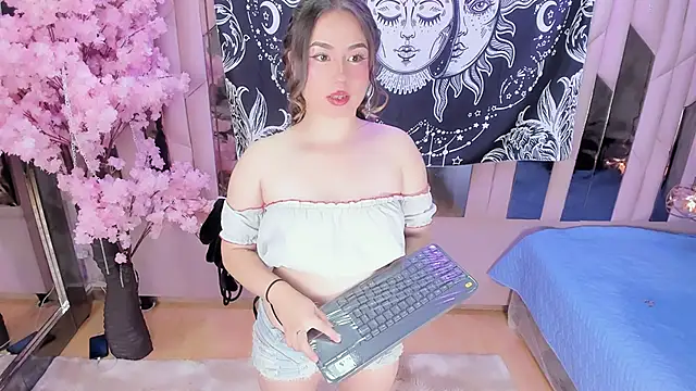 Naomistart online show from December 14, 2025, 9:19 pm