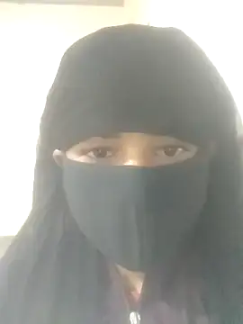 Snapshot of Qxriya chatting on November 24, 2025, 5:01 pm Qxriya online show from November 24, 2025, 5:01 pm