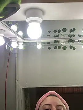 Kitty Bms  online show from December 22, 2025, 6:49 pm