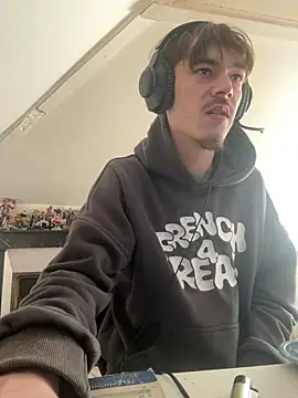 vicoo077 online show from February 14, 2026, 2:14 pm