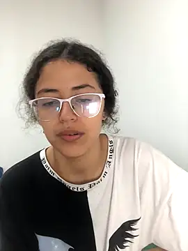 Snapshot of Lucris0304 chatting on November 24, 2025, 7:02 pm Lucris0304 online show from November 24, 2025, 7:02 pm