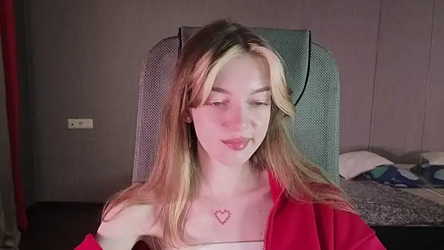 MILLIE MUR online show from December 22, 2025, 5:37 am