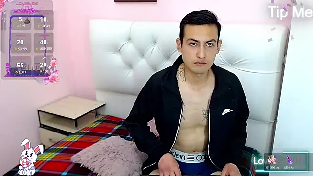 Snapshot of xxxstrongerboyxxx chatting on November 25, 2025, 8:09 pm xxxstrongerboyxxx online show from November 25, 2025, 8:09 pm