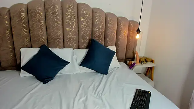 Ambar85 online show from November 28, 2025, 3:09 am