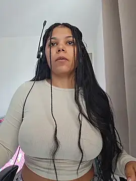 Snapshot of Mia_Rosex chatting on February 6, 2026, 5:05 pm Mia Rosex online show from February 6, 2026, 5:05 pm