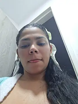 Snapshot of Mia_Rosex chatting on April 3, 2026, 5:49 am Mia Rosex online show from April 3, 2026, 5:49 am