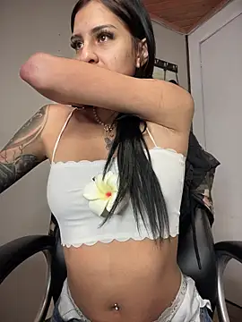 Hilary pink10 online show from November 23, 2025, 2:33 am