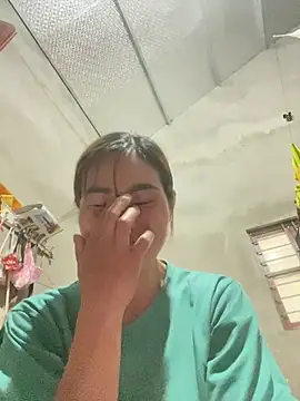 Snapshot of meganmeo chatting on May 1, 2026, 12:37 am meganmeo online show from May 1, 2026, 12:37 am