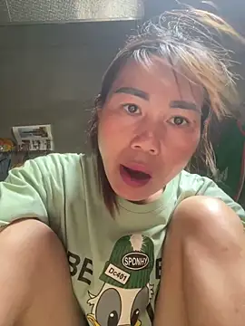 Snapshot of meganmeo chatting on May 19, 2026, 3:57 am meganmeo online show from May 19, 2026, 3:57 am