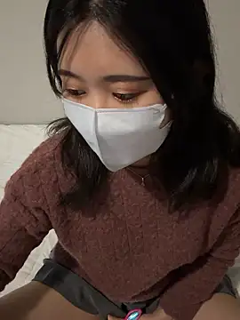 Minagi Shizuku online show from December 18, 2025, 4:13 pm