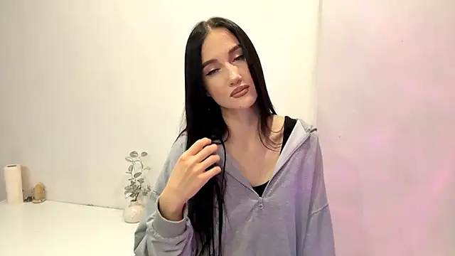 Beautyofnlka online show from November 24, 2025, 1:00 pm