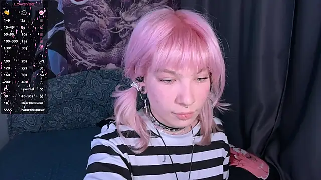 LolaDollyMur online show from December 18, 2025, 7:09 pm