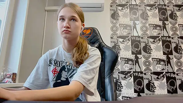 helgicuteness online show from January 6, 2026, 11:14 am