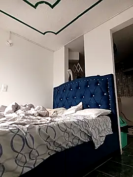 man black hot24 online show from April 6, 2026, 12:17 pm