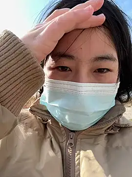 duoduobaby online show from November 27, 2025, 4:25 am