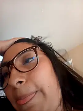 Bizcochitoc4 online show from November 25, 2025, 9:04 pm