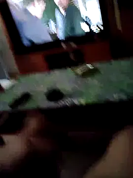 MomentoCaliente00 online show from December 21, 2025, 3:30 pm