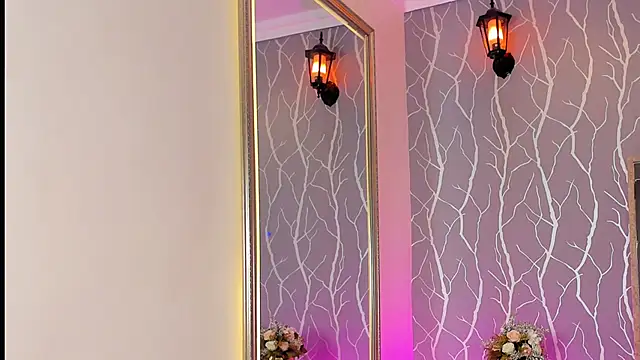 Julia rivers online show from December 2, 2025, 12:54 pm