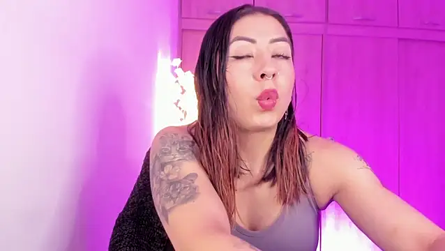 MaddieHunter online show from April 30, 2026, 2:34 pm