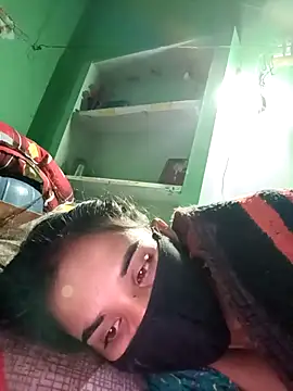 Snapshot of Uma_sain chatting on December 4, 2025, 12:42 am Uma sain online show from December 4, 2025, 12:42 am