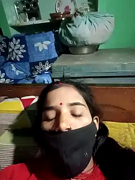 Snapshot of Uma_sain chatting on December 22, 2025, 11:24 pm Uma sain online show from December 22, 2025, 11:24 pm