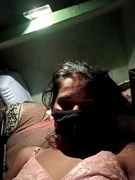 Snapshot of Uma_sain chatting on February 3, 2026, 12:20 am Uma sain online show from February 3, 2026, 12:20 am