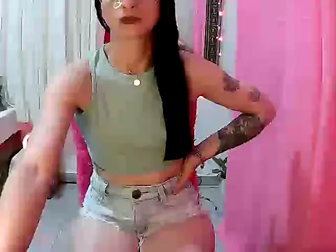 Snapshot of MissDominicc chatting on December 14, 2025, 1:22 am MissDominicc online show from December 14, 2025, 1:22 am